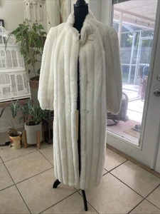 Vintage 1970s Womens Faux Fur Coat Style VI Ltd Size M - Picture 1 of 5