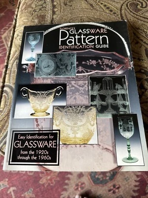 Cristalería vintage con patrón de guía de valor para coleccionistas 1998 Foto 1 de 3