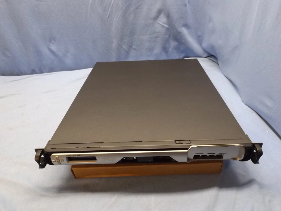 Dispositivo balanceador de carga Citrix Netscaler MPX 5500 4 puertos sin disco duro con 4 GB CF (A0942) Foto 1 de 4