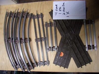 r t LIONEL BROWN TIE & "X" ING   4 CURVES , 1 STRAIGHT , 1 Xing , 2 SHORT STR - Image 1 of 3