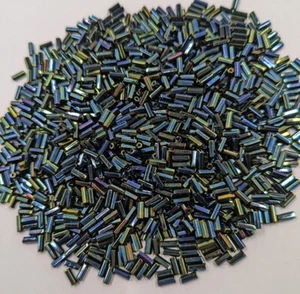 Vintage TOHO Japan Blau Grün Iris AB Metall Glas Bugle Perlen 6 BPI C19-7 - Bild 1 von 6