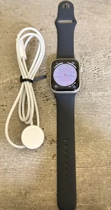 Apple Watch Series 8 MNUP3LL/A 45mm Aluminum Case WiFi Bluetooth GPS Starlight - Photo 1 sur 10