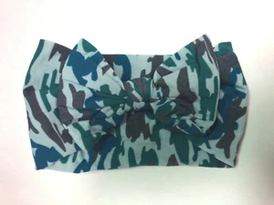 Bebé niña bebé nailon estampado regalo diadema arco accesorio de cabello verde azul camuflaje - Imagen 1 de 1