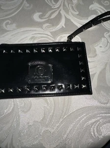 Bracciale Maite Perroni in ecopelle nero con borchie tg. 8" X 5". - Foto 1 di 8