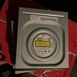 LG GH24NSC0 Internal DVD Drive with M-DISC Support SATA - Picture 1 of 5