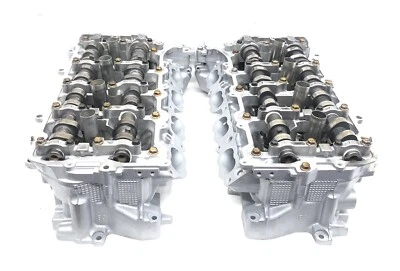 Toyota 5.7 3UR FE  DOHC Tundra Sequoia Land Cruiser Lexus LX570 Cylinder Heads Foto 1 de 4