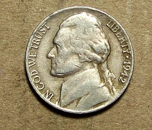 1942  P   TYPE  1   JEFFERSON    NICKEL      ACTUAL  COIN            91024202-05 - Picture 1 of 2