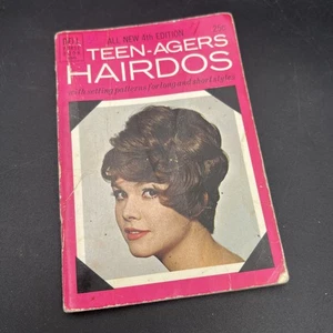 Vintage Teen-Agers Hairdos: 4a edizione (Shelly Fabares) 1965 Dell Purse Book 8545 - Foto 1 di 10