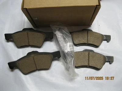 Motorcraft BR1047D Disc Brake Pad Set, Front 5U2Z-2V001-M Foto 1 de 4