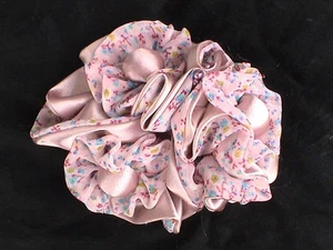 METALLIC PINK PONYTAIL HOLDER w/BEADS- PRETTY! UNIQUE! COMBINE SHIPPING! - Picture 1 of 1