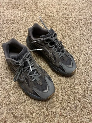 Adidas Yeezy Boost 700 V2 Geoda Talla 9.5 M Foto 1 de 4