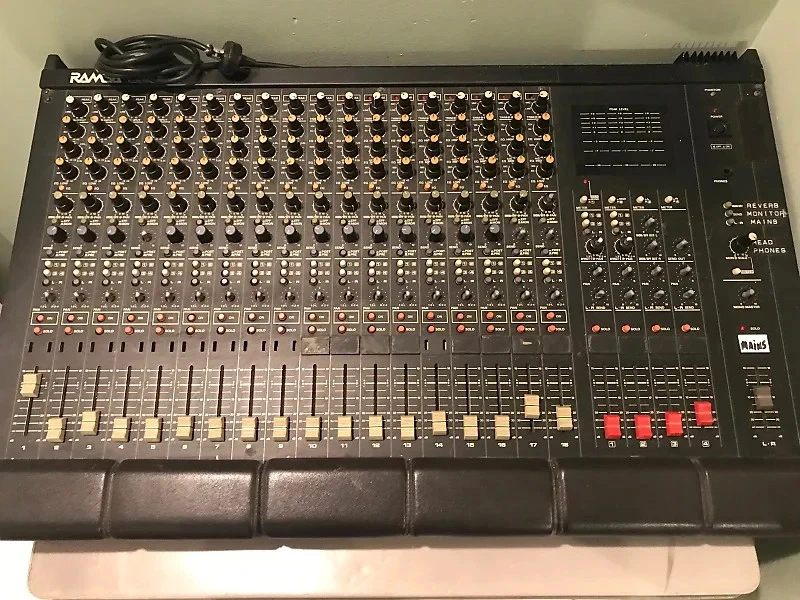 Mezclador Panasonic Ramsa 8118 Foto 1 de 1