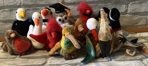 Lot de 13 bonnets bébés oiseaux très bon état - Photo 1/11