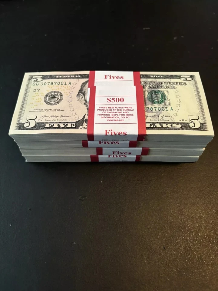 $100 in new $5 Bills - 20 Uncirculated Five Dollar Bills In Sequential Order - Image 1 of 3