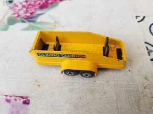 K-50 Matchbox Superfast: ciondolo giallo ""Gliding Club"" in TP-7, senza accessori... - Foto 1 di 5