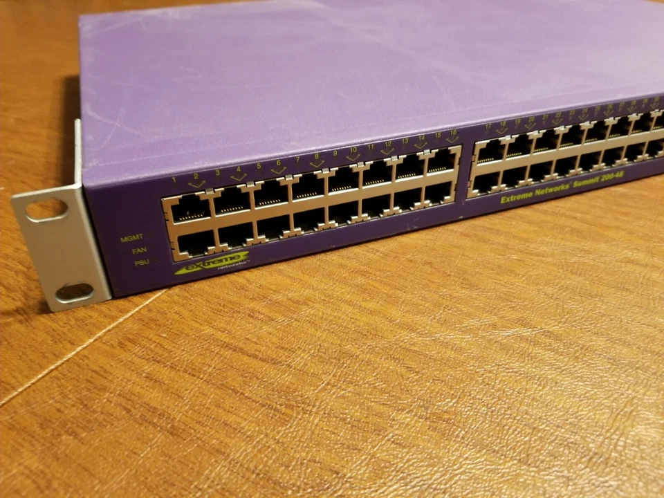 Extreme Summit 15040 200-48 10/100/1000BASE-T 48-Port Ethernet Switch  - Image 1 of 4