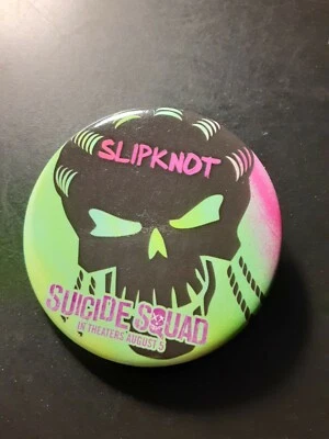 PROMO -- ESCUADRÓN SUICIDA Película Original Promocional Pin/Botón Slipknot NUEVO RARO Foto 1 de 2