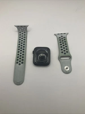 apple watch se 1st gen 44mm - Image 1 of 2