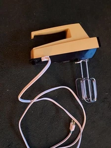 Vintage Super 5 Speed Yellow Sears & Roebuck & Co Hand Mixer USA TESTED - Picture 1 of 3