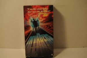 The Invaders, Scott Bakula, Elizabeth Pena, Sci-Fi Thriller movie, VHS 2 tapes - Picture 1 of 4