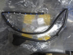 PSA Peugeot 2008 sello puerta inferior derecha no 98 253 582 80 - Imagen 1 de 2