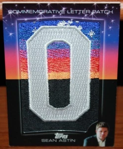 2011 TOPPS AMERICAN PIE HOLLYWOOD SIGN LETTER PATCH CARD SEAN ASTIN #d /25 "O" - Picture 1 of 1