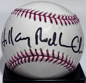 HILLARY RODHAM CLINTON signierter Rawlings OML Baseball JSA XX02363 - Bild 1 von 1