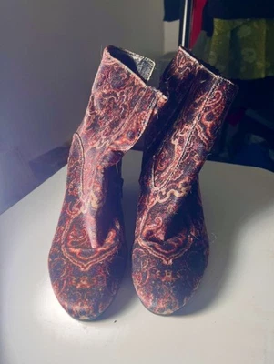 “Botines al Tobillo Lucky Brand Terciopelo Paisley Para Mujer 9 Borgoña Boho Retro Otoño Chic” Foto 1 de 4