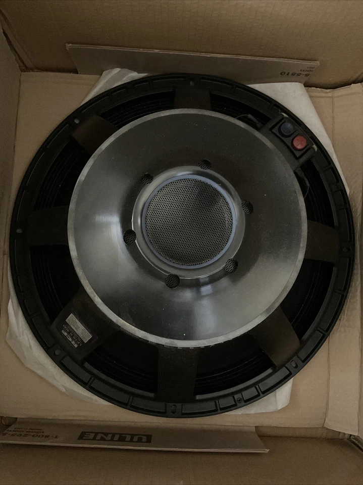 RCF LF18X400 18" High PowerWoofer 2000W 8-Ohm For Bass Reflex & Bass-Horn System - Image 1 of 4