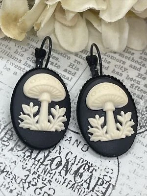 Pendientes Camafeo Champiñón Hippie Mod Años 70 Boda Fiesta Cumpleaños Negro Esmalte Nuevos Foto 1 de 4