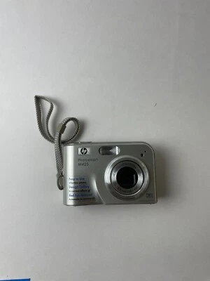 HP PhotoSmart M425 5.0MP Digital Camera - Silver TESTED WORKING - Image 1 of 2