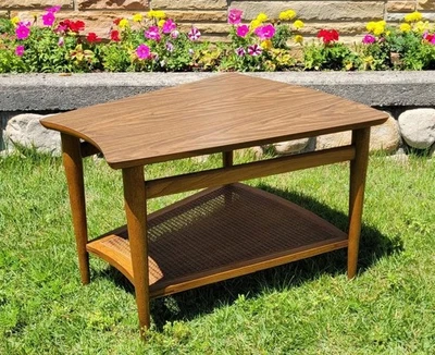 Mid Century Modern 1965 Lane Brand Side End Coffee Table - Image 1 of 4