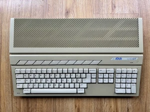 Atari 1040STF - 4MB RAM - TOS 1.04 / EmuTOS 1.4 - Bild 1 von 11