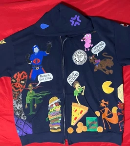 Sudadera con Capucha Spooky Mystery Theme Azul Oscuro, Pintada a Mano, Única, MiaChavi Geekery  - Imagen 1 de 15