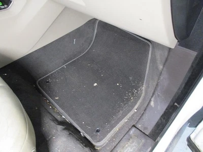 Tapete usado serve para: 2015 Land Rover Evoque grau A - Imagem 1 de 4