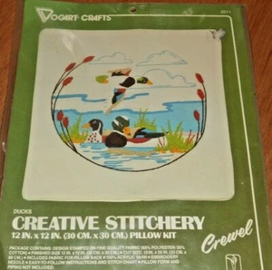 NIP Vintage 1982 Vogart Crafts Crewel Embroidery 12"x12" Pillow Kit "Ducks" - Picture 1 of 3