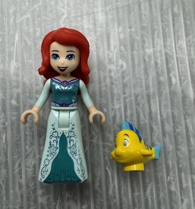 LEGO Friends Disney Princesa Ariel MINIFIGURA 43205 Vestido Aqua Claro con Estrellas - Imagen 1 de 7