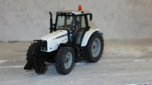 Siku 3051 in 1:32, Massey Ferguson 5460 SSC 2009,  NEU in OVP - Bild 1 von 1