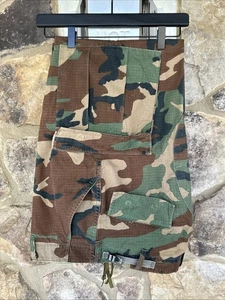TROUSERS, HOT WEATHER, WOODLAND CAMOUFLAGE PATTERN COMBAT Medium - Regular USED - Picture 1 of 8