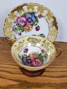 Tazza da tè e piattino vintage Royal Sealy China Pansies con piedi di fiori - Foto 1 di 13
