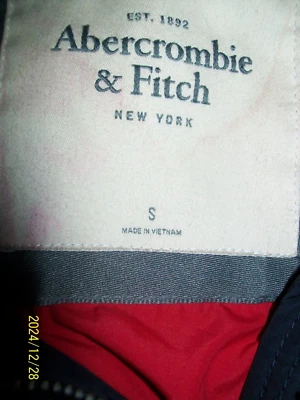 Abercrombie & Fitch  Boys  Puffer Hooded Toggle Jacket  Navy   Blue Size Small - Image 1 of 4