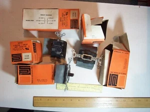 Electric SWITCH 3 POSITION 2 CIRCUIT 30A PASS & SEYMOUR 1228 ORIGINAL ORANGE BOX - Picture 1 of 4