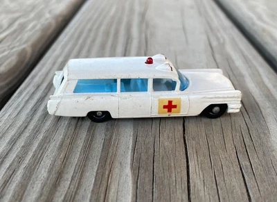 AMBULANCIA CADILLAC MATCHBOX S & S VINTAGE Nº 54 BLANCA POR LESNEY - INGLATERRA  Foto 1 de 3