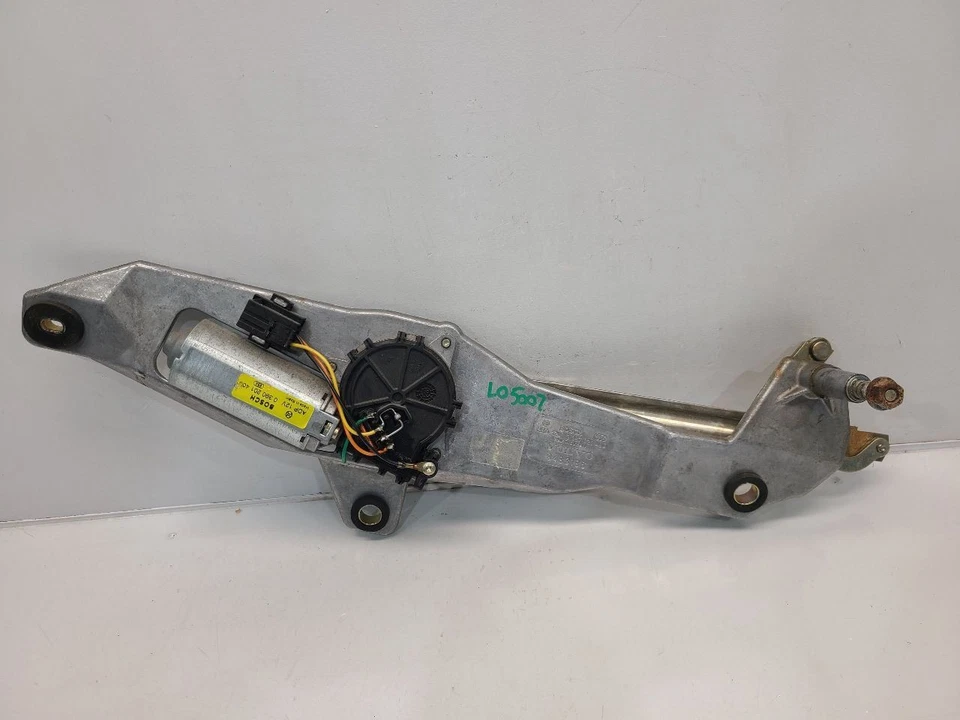 Двигатель заднего стеклоочистителя 1998-00 Volvo V70 XC (универсал)  - Изображение 1 из 4