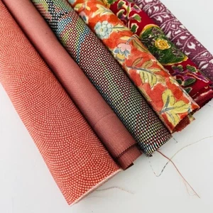 Bundle #119 Accogliente Borsa Tessuto Kimono Giapponese Scarti Tessuto Seta Vintage - Foto 1 di 4