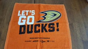 TOALLA DE RALLY ANAHEIM DUCKS PLAYOFFS - Imagen 1 de 2