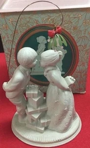 Avon Under the Mistletoe 1979 Popurrí Pomander Decorativo Vintage Nuevo de Lote Antiguo en Caja - Imagen 1 de 9