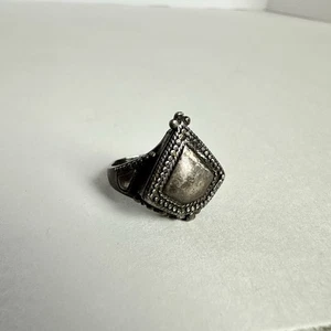 Vintage Sterlingsilber Gift Pillendose Feuerbestattung Medaillon Ring Größe 6 LESEN - Bild 1 von 9