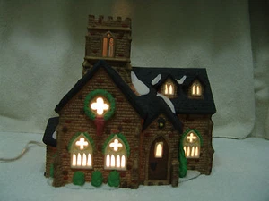 DEPARTMENT 56 DICKENS VILLAGE CHURCH KNOTTINGHILL LIGHT UP RETIRED - Picture 1 of 5