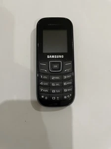 Samsung GT-E1200i - Black (Tesco) Mobile Phone Good Condition - Afbeelding 1 van 3